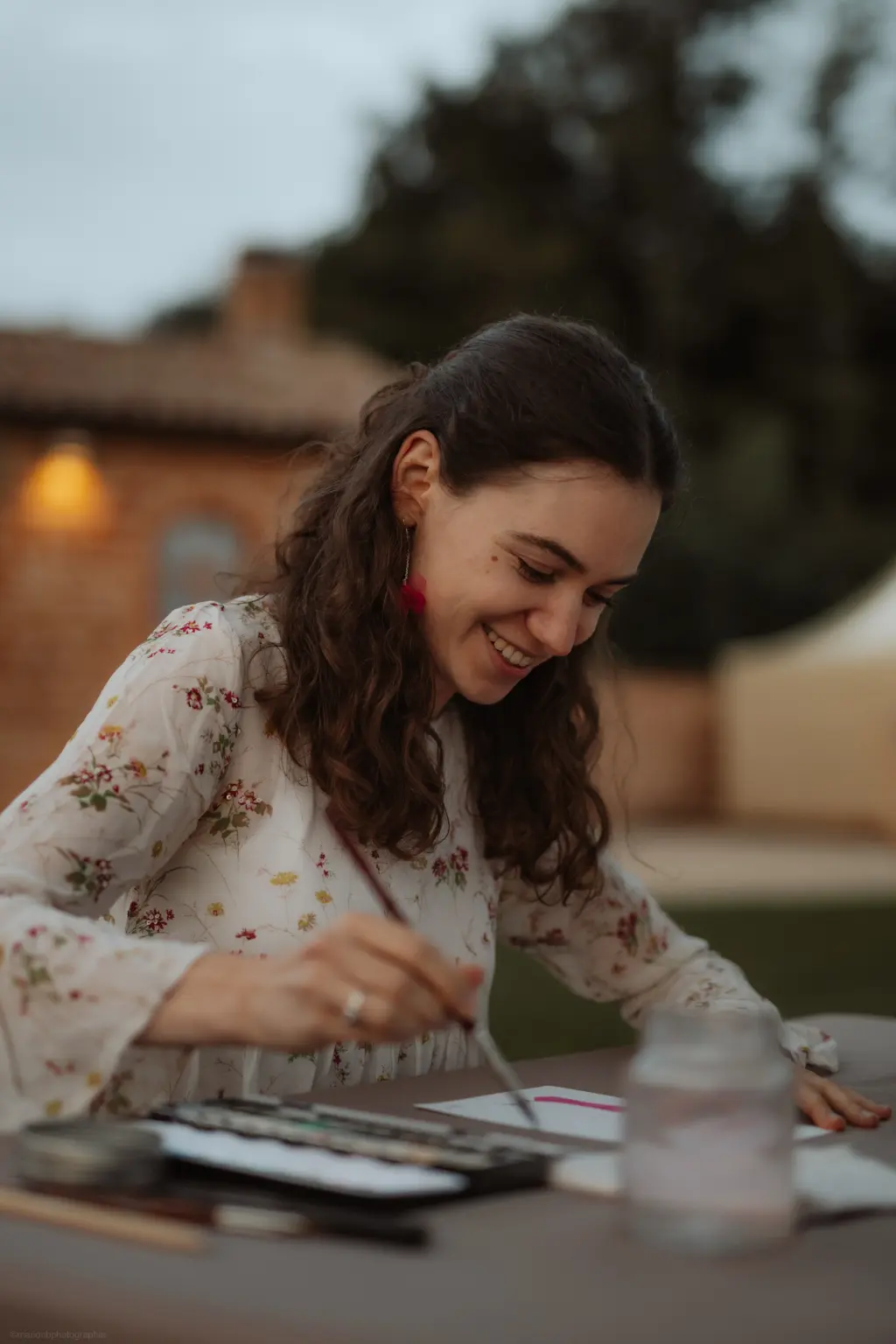 Peinture de croquis à l'aquarelle lors d'un live painting (© Marion B. Photographie)